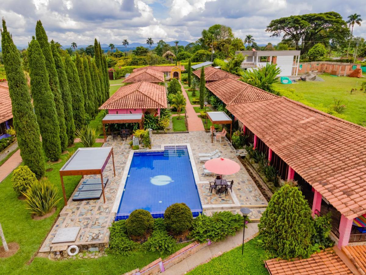 Hotel Campestre Solar De La Luna Albania  Exterior photo