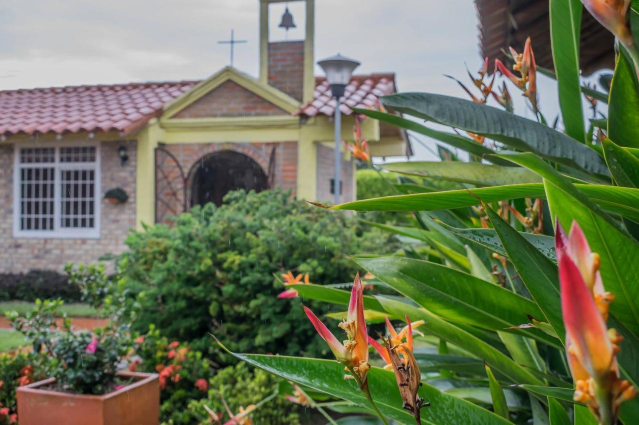 Hotel Campestre Solar De La Luna Albania  Exterior photo