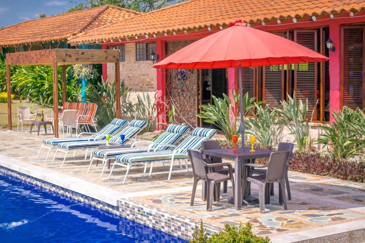 Hotel Campestre Solar De La Luna Albania  Exterior photo