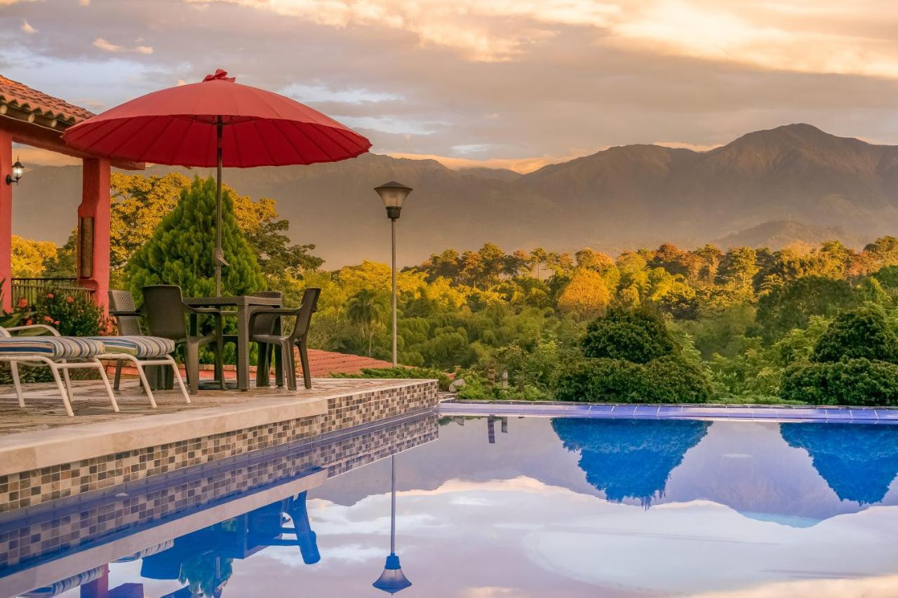 Hotel Campestre Solar De La Luna Albania  Exterior photo